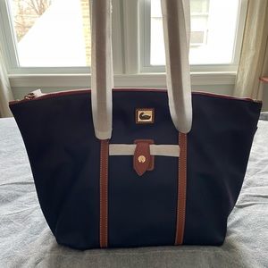Dooney and Bourke Large Zip tote with Change Purse - Navy - NWT